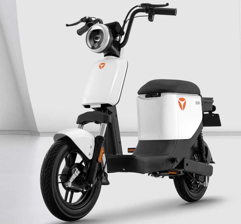 女生爱玛雅迪电动车选择,小个子带孩子雅迪电动车哪款好用