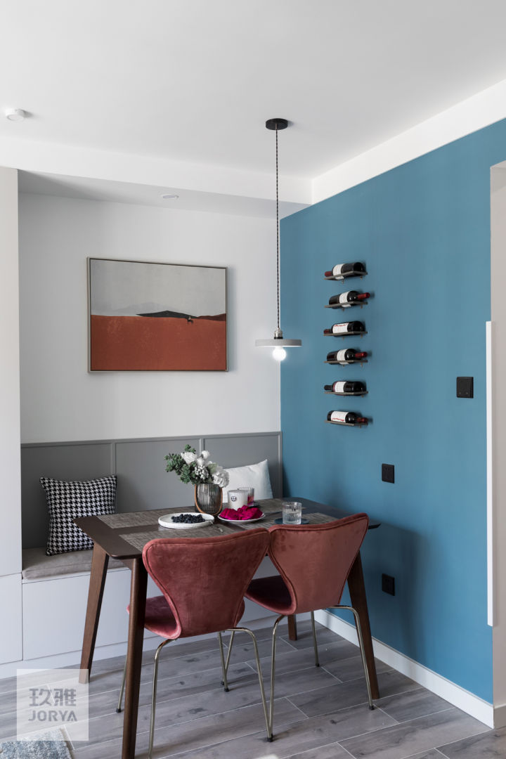 业主把家里收拾的井井有条,美女收拾家干净卫生