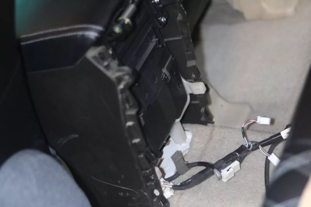 怪兽修车:翻新“残损不堪”的二手霸道LC150,满血复活变新车