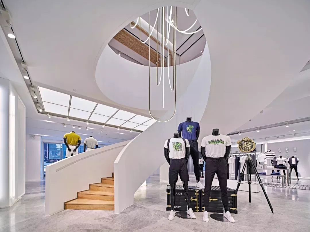 雅戈尔服装业务现状,雅戈尔服饰历年营业额