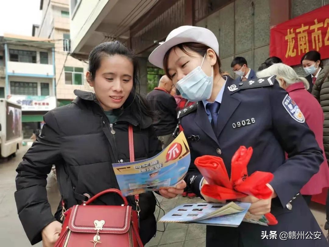 【我为群众办实事】逃犯网吧被带走,再推便民措施……赣州警方在行动!