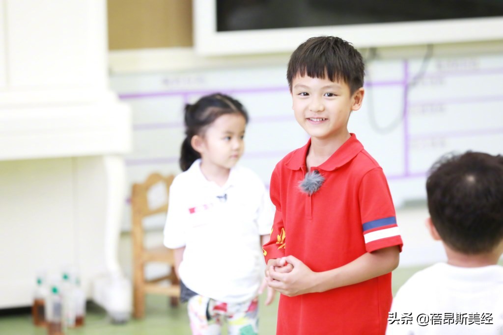 34岁叶一茜素颜照,叶一茜首次谈到做妈妈