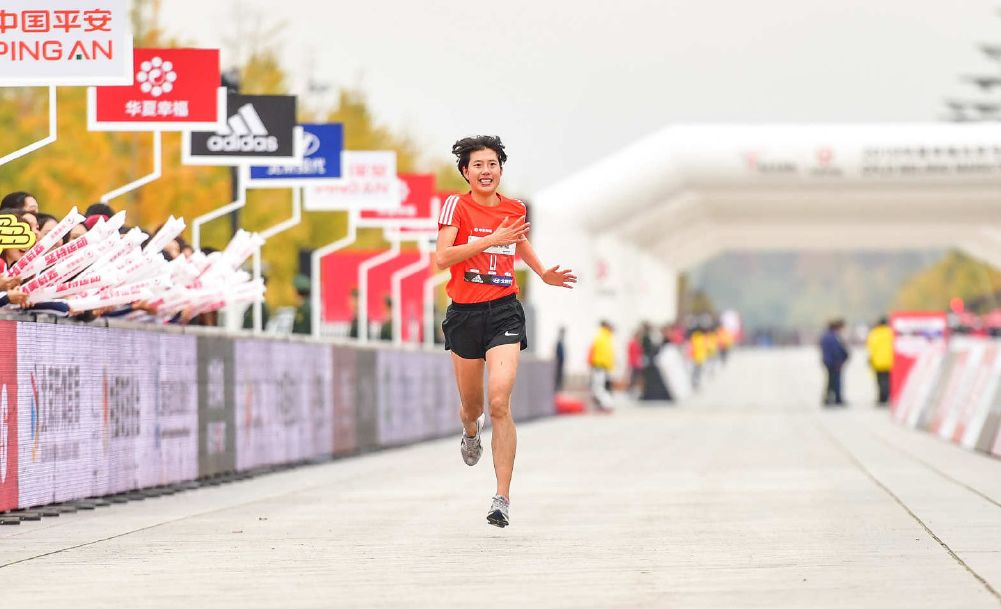 世界十大马拉松跑步大神,杭马女神跑姿