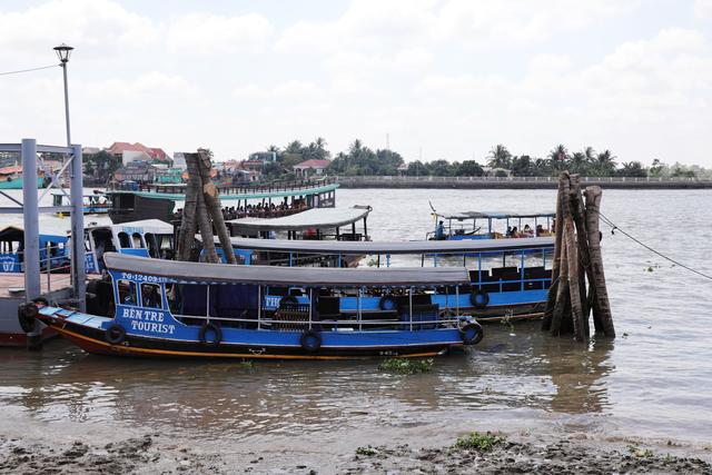 夜游湄公河在哪里看到景点,穿行在路上
