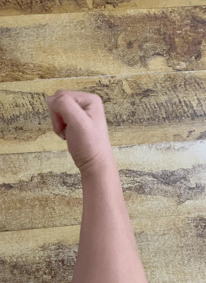 网球肘的自我锻炼三个动作,一个动作解决网球肘