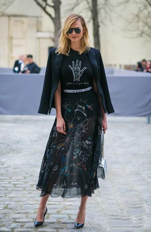 这才是真正时髦又实用的黑白灰,黑白灰银灰三色搭配好看吗