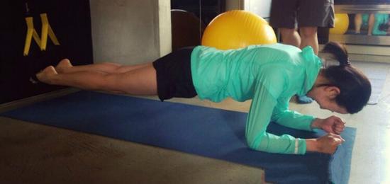 平板支撑可以治疗腰椎侧弯吗,平板支撑正确姿势腰椎间盘突出