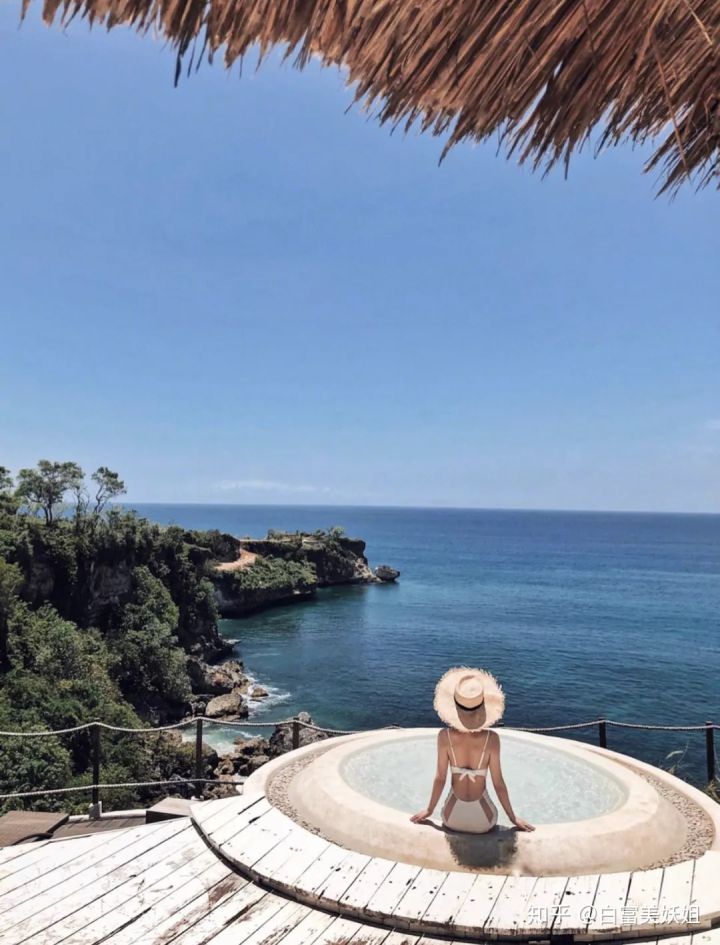 小红书上晒奢侈品的女孩为什么那么多？