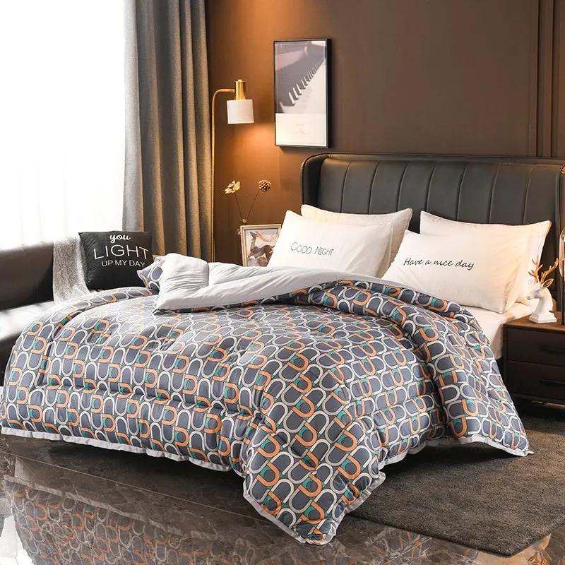 乳胶被盖着暖和吗,乳胶被能铺着用吗