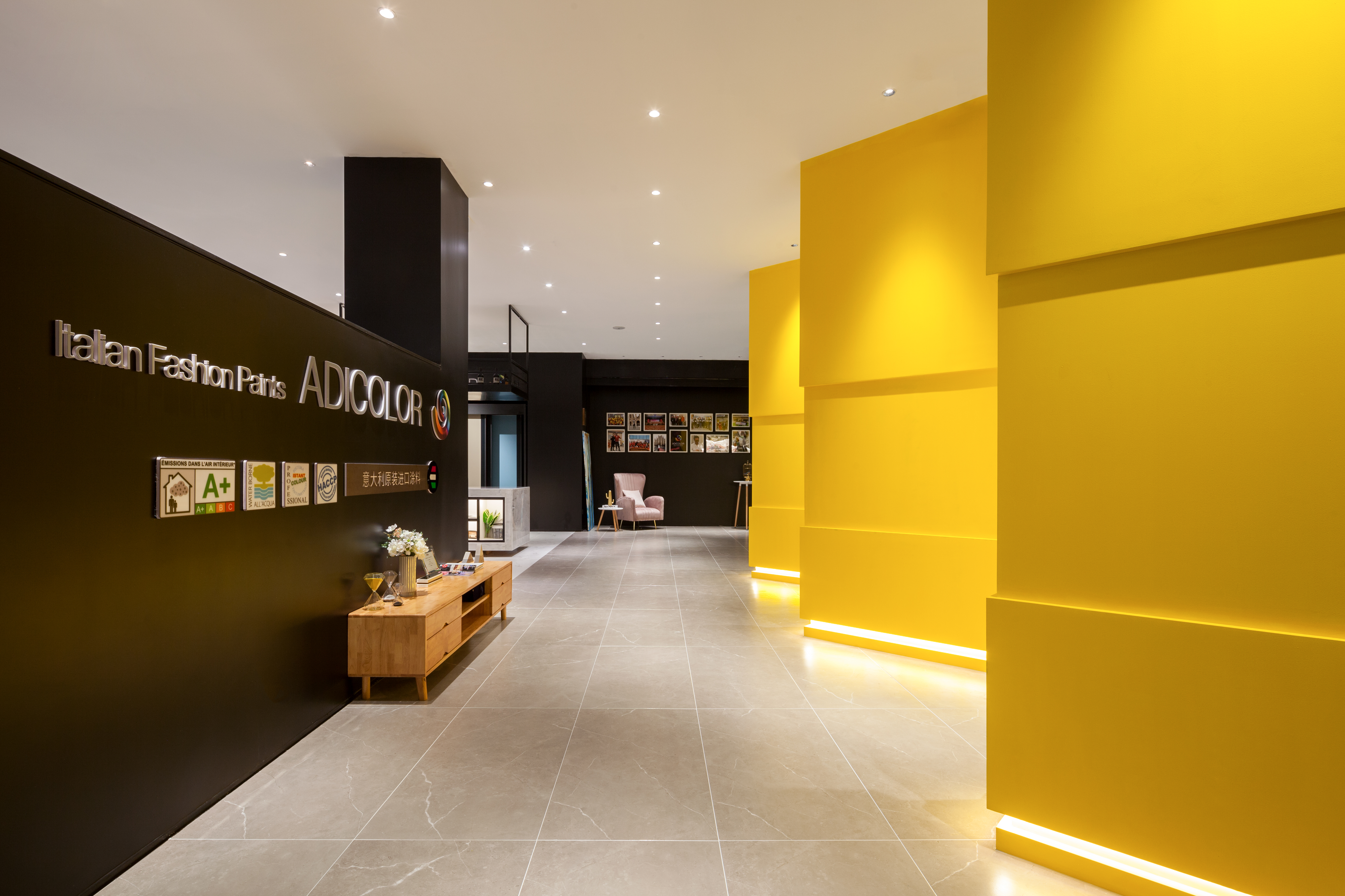 由伟壮设计高端研发中心,涂料店设计大师排名前十