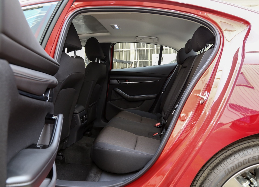 本田思域和马自达3哪个快,马自达3和本田思域