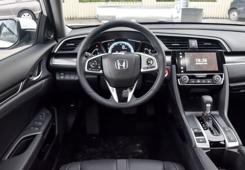 养一辆思域一年多少钱,一个月多少钱才养得起本田思域