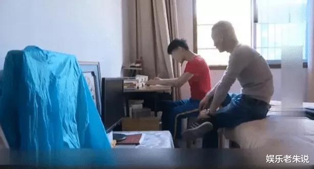 纹身被要求休学,十三岁男孩因纹身学校要其休学