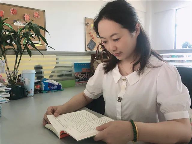 书香润心灵读书促成长征文,书香润校园阅读伴成长教师发言稿