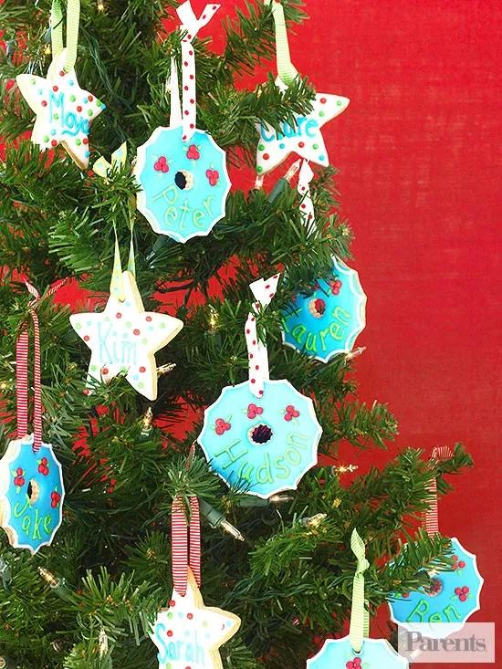 爸爸让孩子相信圣诞老人,孩子相信有圣诞老人的存在