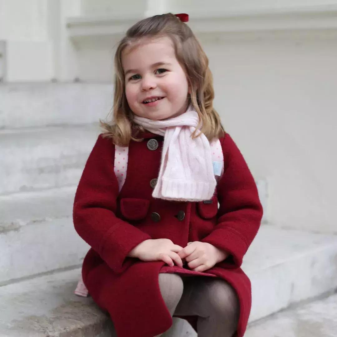 围巾怎么挑选适合自己的,买围巾又好看又简单