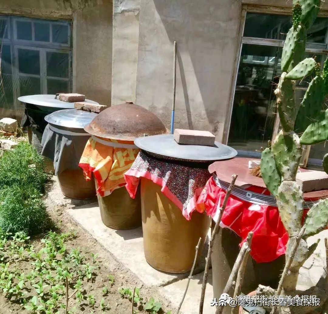 南湖别墅区藏个旧屯子，铁锅炖鱼天天爆满据说空姐都吃胖了！