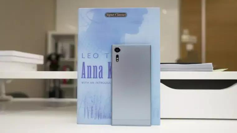 索尼xperiapro-i对比苹果13,索尼最新旗舰手机xperiaxz2