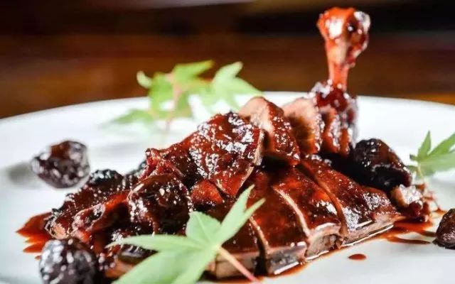 上海美食推荐必吃的餐厅最新,上海最值得去的5家餐厅好吃不贵