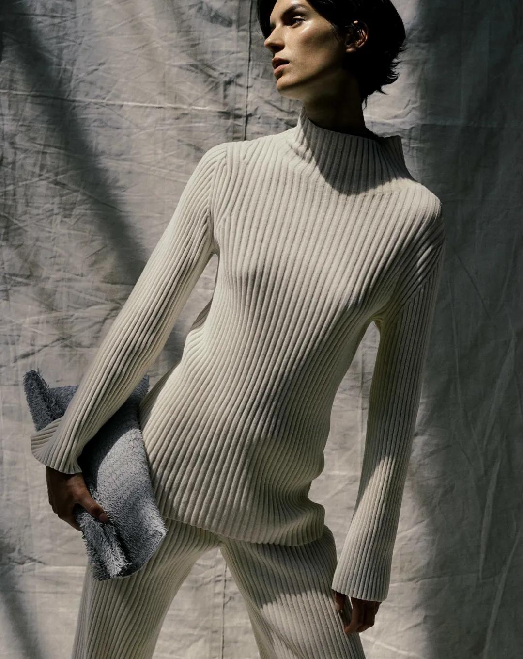 2019年秋款针织衫穿衣技巧,今冬流行的针织衫优雅减龄又时髦