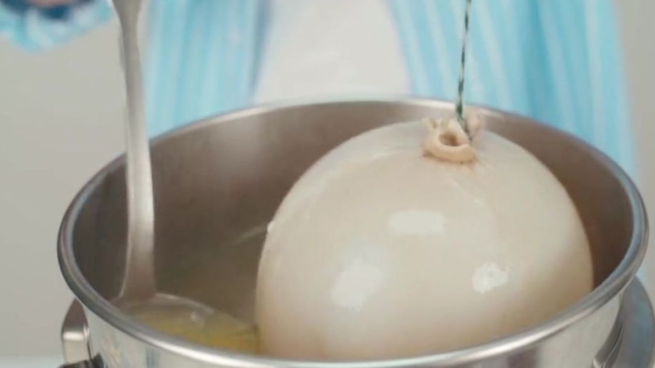 怎么把整只鸡塞到猪肚,怎样把整只鸡放进猪肚里