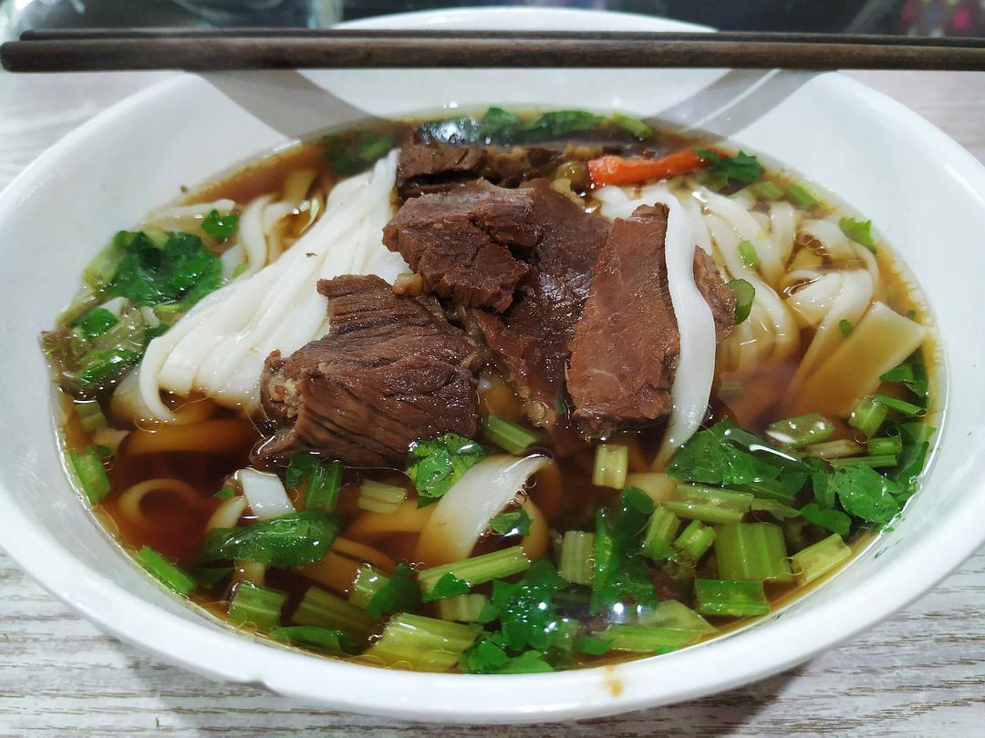 张艺兴打卡的长沙美食,成龙张艺兴卡点