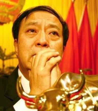 牛群为什么退出央视舞台,2000年为什么牛群不搭档