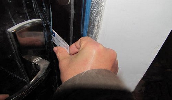 防盗门锁芯怎么换c级锁芯,防盗门换锁芯一般多少钱