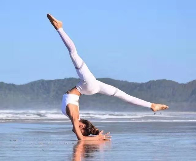 简单的瑜伽体式快速减缓压力,瑜伽克服困难训练视频