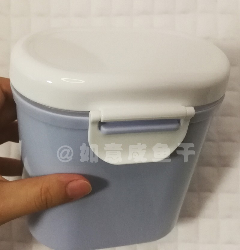 养孩子奶粉怎么选择,养娃省钱攻略婴儿