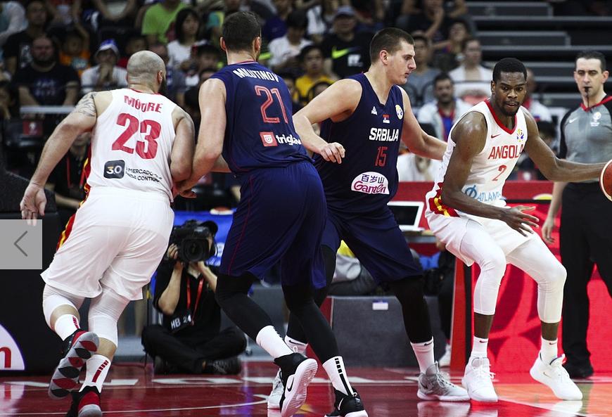 约基奇得总冠军回塞尔维亚庆祝,约基奇半场三分绝杀勇士