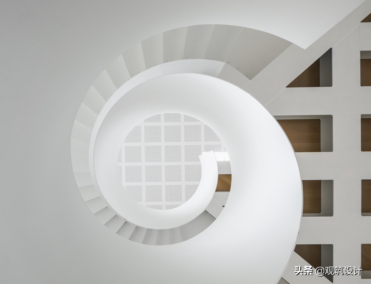 轻盈透明，曲直线的共舞：液化空气集团总部