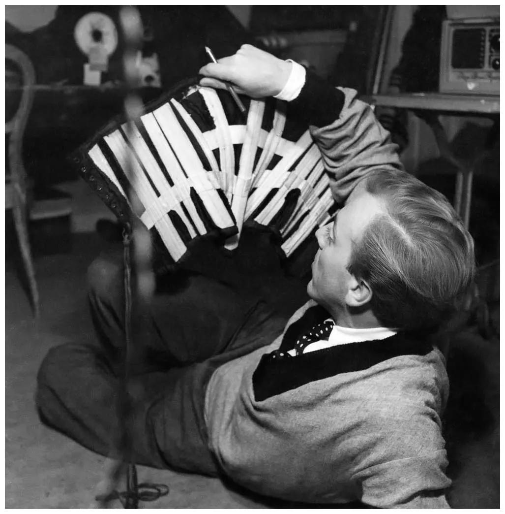 这位香奈儿的死对头，迪奥先生齐名，打造出最原汁原味的法式优雅