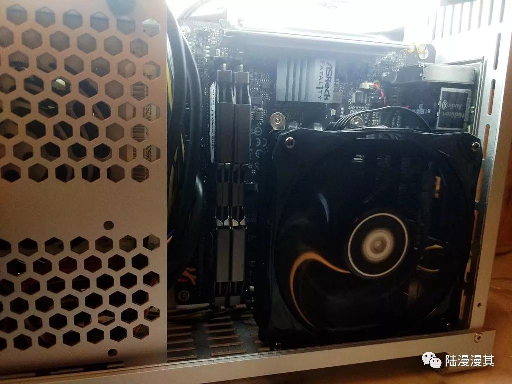 孤勇者mini机箱itx装机,240水冷itx机箱装机全过程