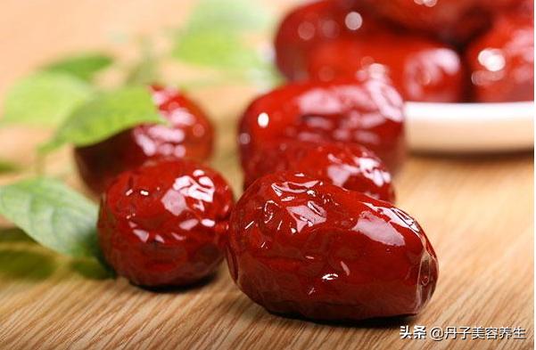 如何改善皮肤粗糙显老,改善脸部皮肤粗糙的最好方法