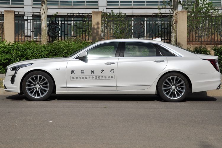 试驾凯迪拉克ct6入门车型,胖哥试驾凯迪拉克ct628t精英