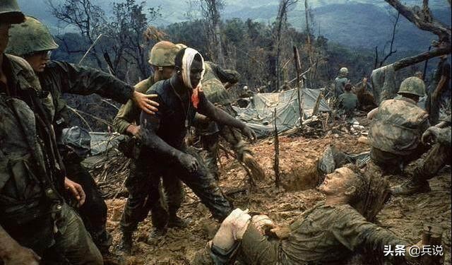 越军遍设竹尖陷阱,外加毒蛇,美军闻风丧胆,不敢收尸