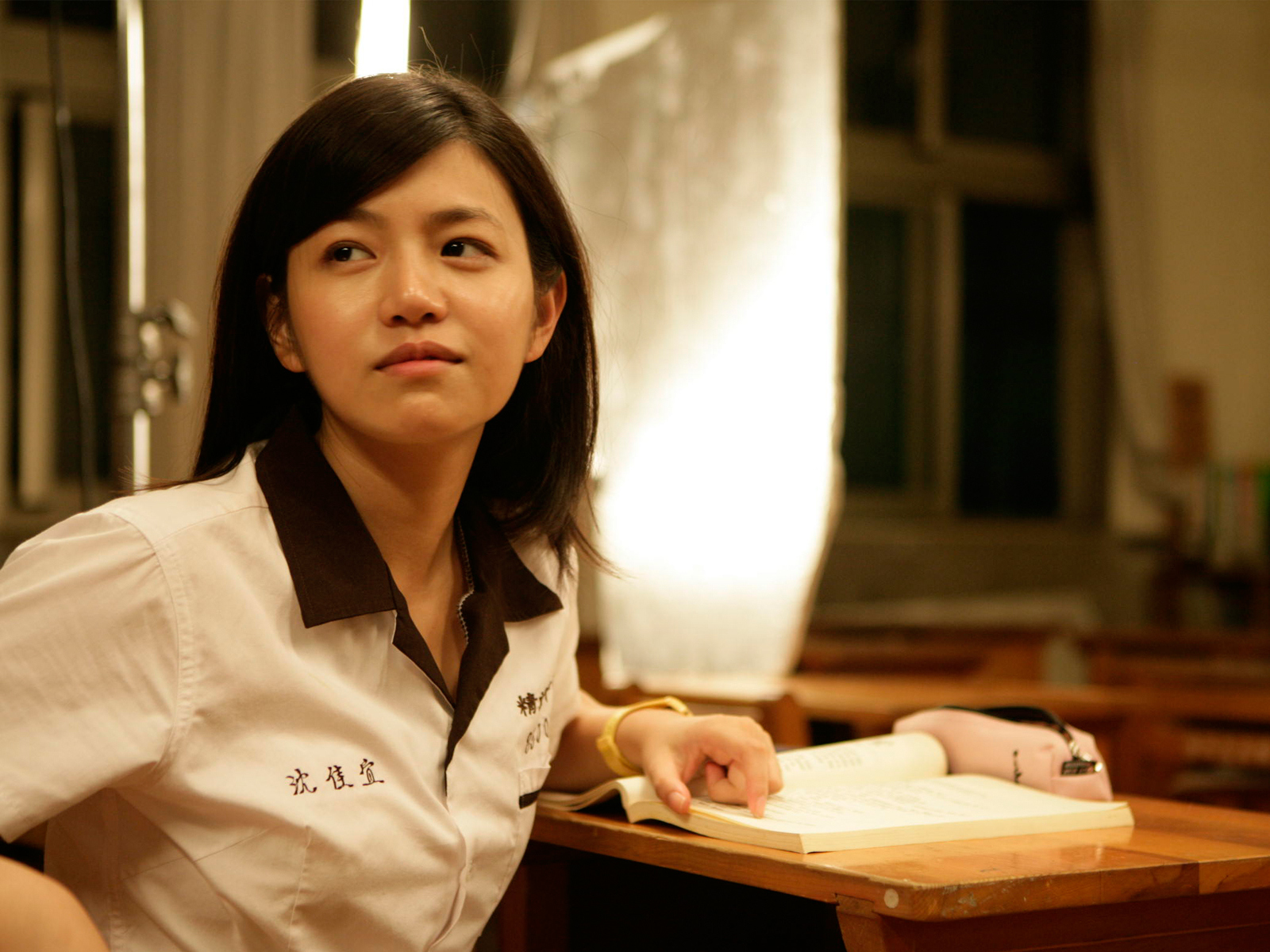 出场前吹成绝世美人,出场后却大失所望,看了感觉真尴尬