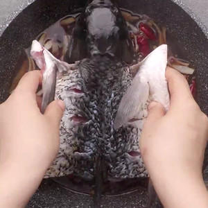 名门泽佳美食频道开播啦今日主题:垮炖草鱼