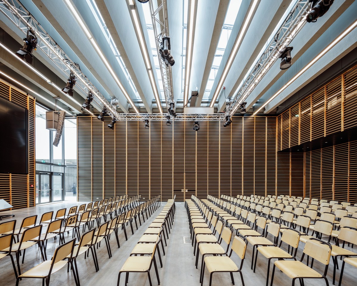 阿迪达斯是美国还是德国,德国阿迪达斯