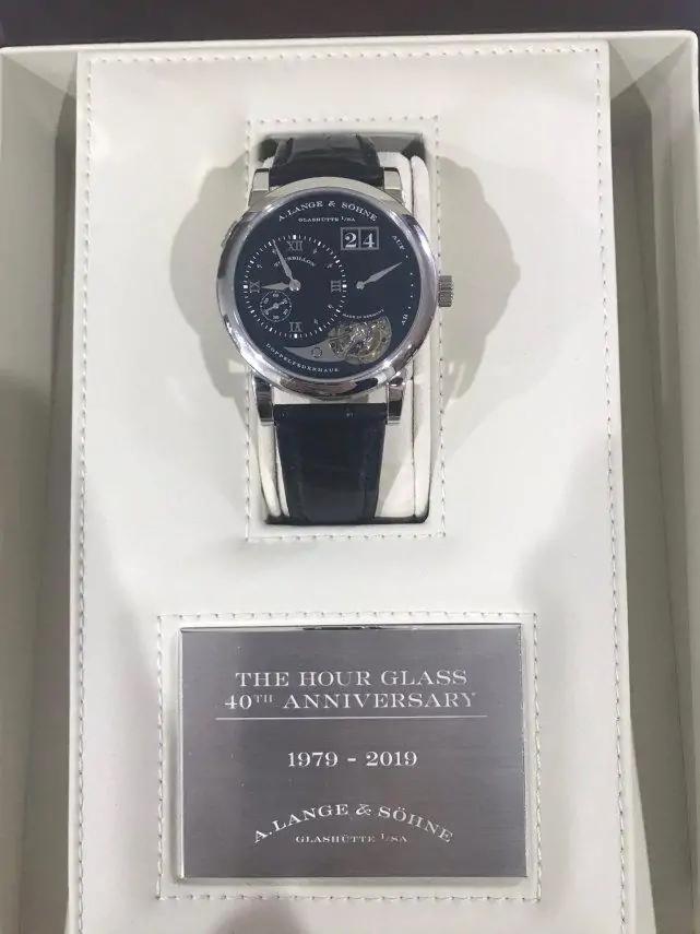 日本帅气第一网红买豪表炫富！全球仅一块，204万他全拿现金付