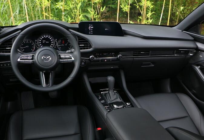 卡罗拉马自达3,马自达3好还是卡罗拉好