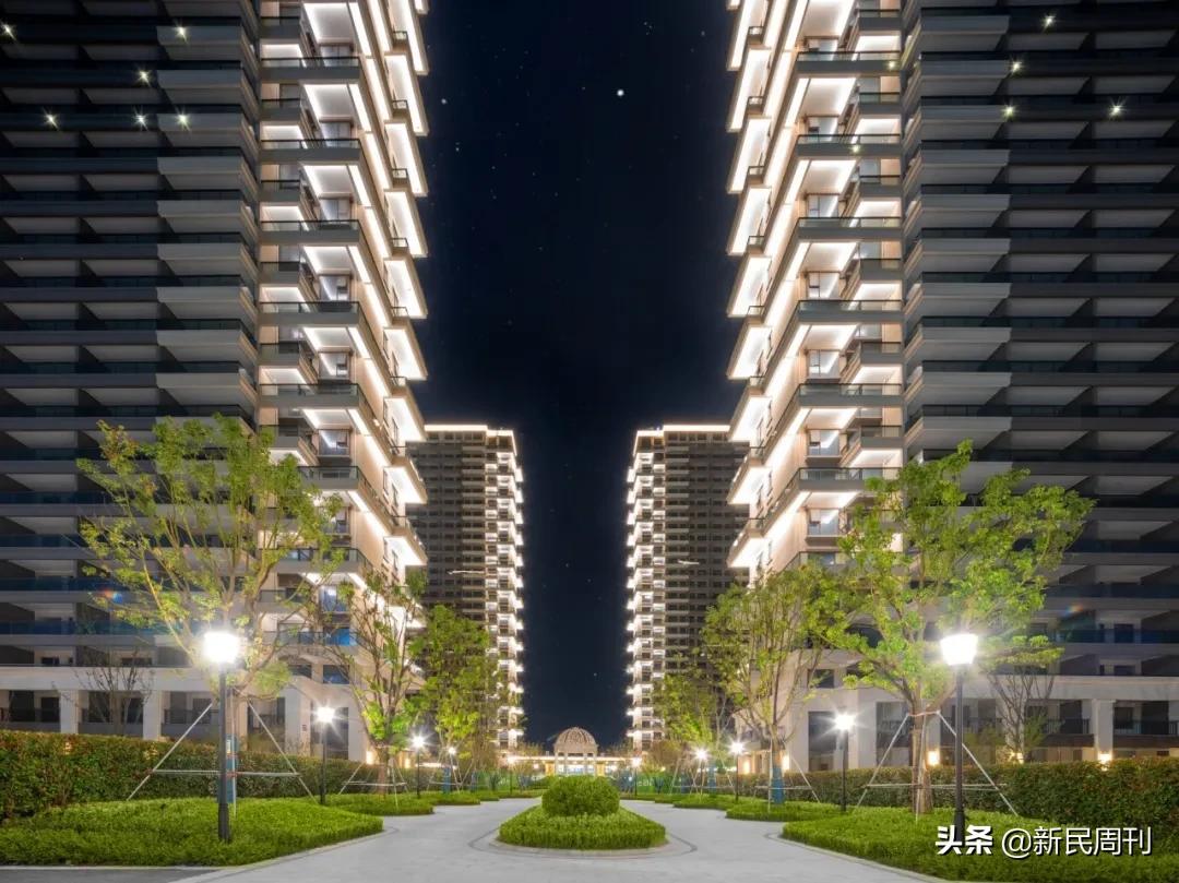 新湖携绿城,海上明月共潮生