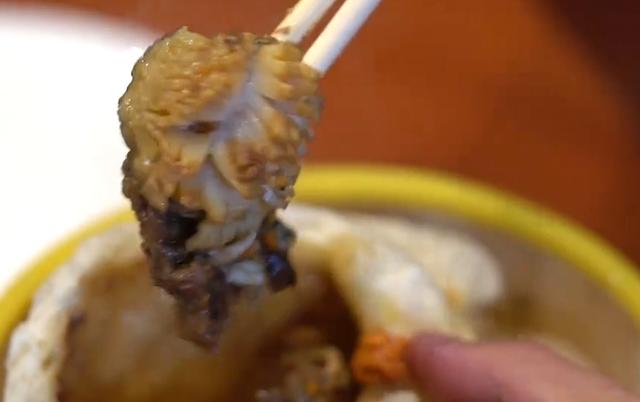 徐州第一的包子铺，一个包子卖88元，食客挤爆大厅，不预定吃不上