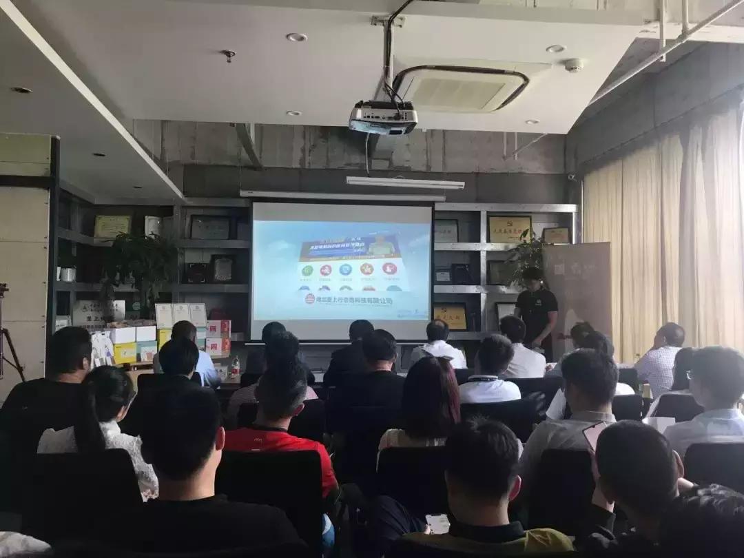 这么多大佬来到垄上频道,原来是那个差点成了雷军第二的人,终于有了大动作!