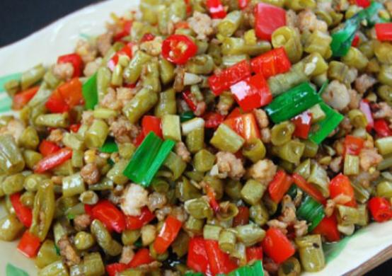 为什么做的酸豆角有涩味,酸豆角一般炒几分钟就熟了