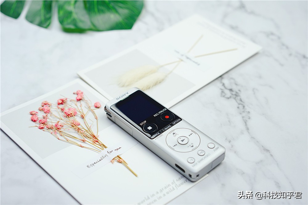 索尼录音笔ux570与575哪个更值,索尼录音笔icd-ux575