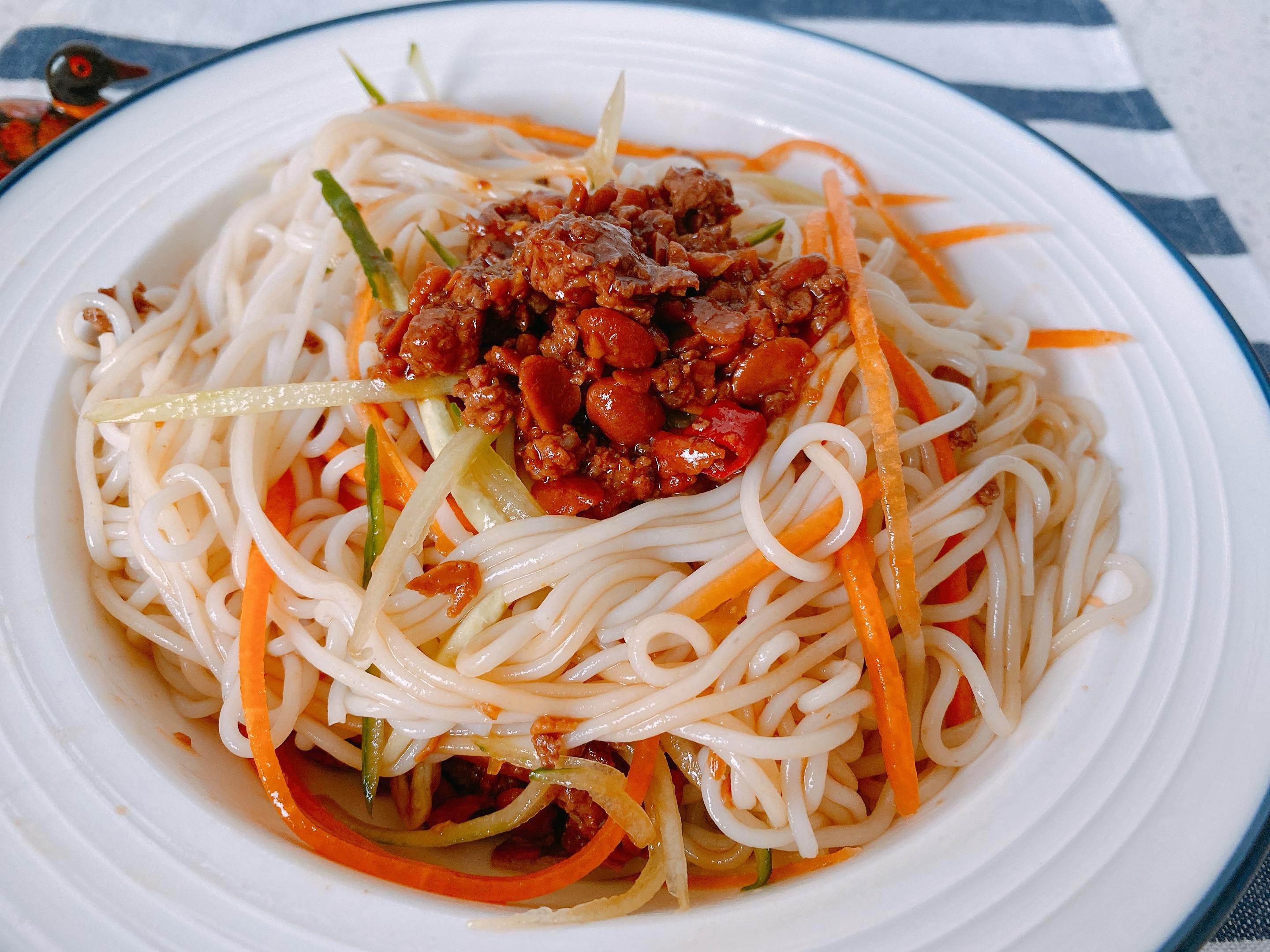 米粉炒粉怎么煮才好吃,在家做三鲜米粉最简单的方法