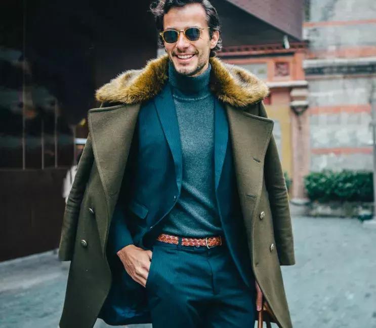 毛衣是冬季的基础单品,毛衣要更适合寒冬