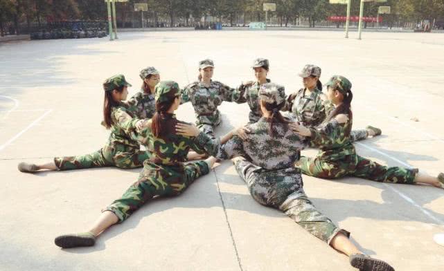 生理期军训怎么跟教官请假,军训时来姨妈怎么跟教官请假